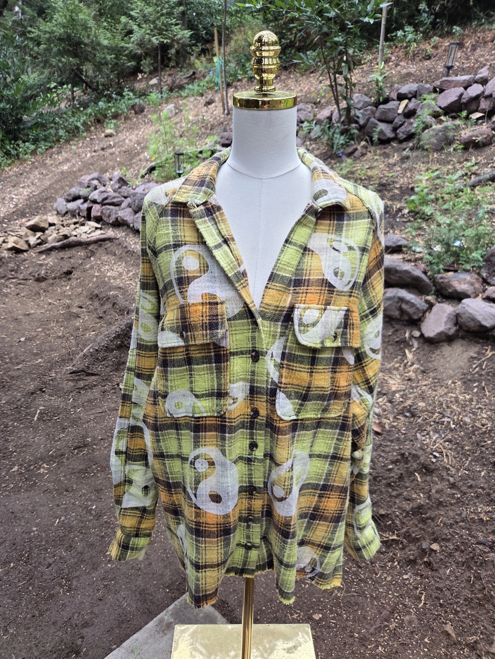 Urban Outfitters BDG Plaid Peace Sign Yellow-Green Flannel Jacket Size Medium